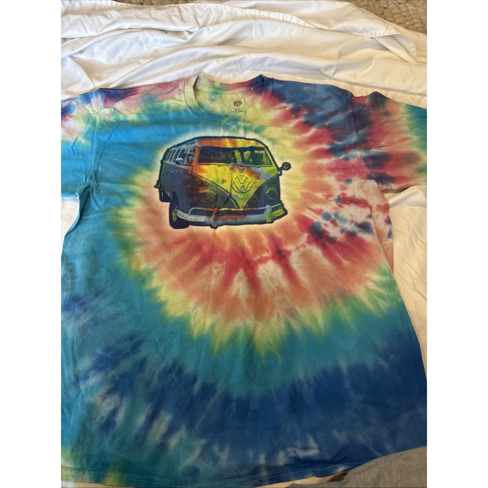 Volkswagen Tie-dye  Men's Short Sleeve T-Shirt Size Large
